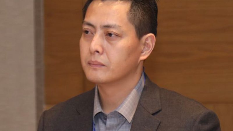 每个工厂的能源需求和使用场景都不同，因此在定制储能系统时，需要充分考虑以下因素：